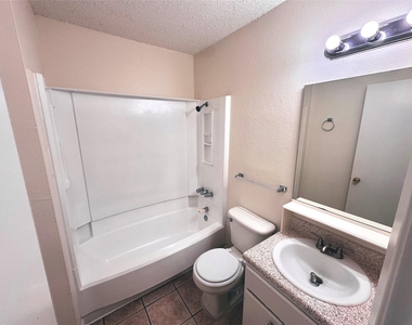 9808 Roxanna Dr - Photo Thumbnail 24