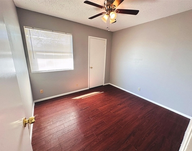 9808 Roxanna Dr - Photo Thumbnail 25