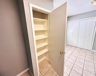 9808 Roxanna Dr - Photo Thumbnail 11