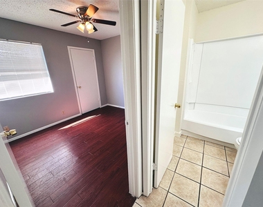 9808 Roxanna Dr - Photo Thumbnail 23
