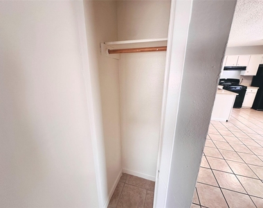 9808 Roxanna Dr - Photo Thumbnail 22