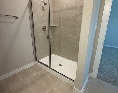 136 Hartson Dr - Photo Thumbnail 18