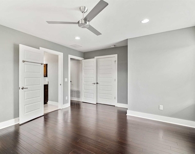 7302 Bennett Ave - Photo Thumbnail 16