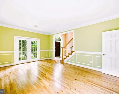 5818 Bradley Boulevard - Photo Thumbnail 6