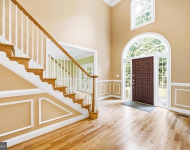 5818 Bradley Boulevard - Photo Thumbnail 2