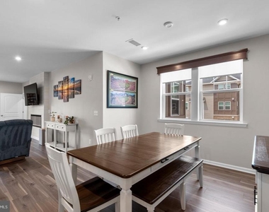 13210 Petrel Street - Photo Thumbnail 12
