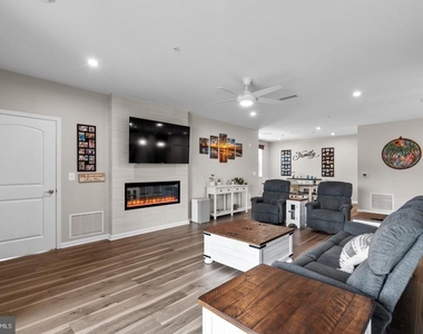 13210 Petrel Street - Photo Thumbnail 10