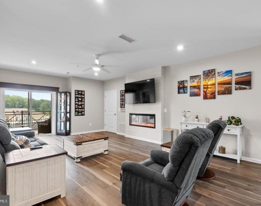 13210 Petrel Street - Photo Thumbnail 8
