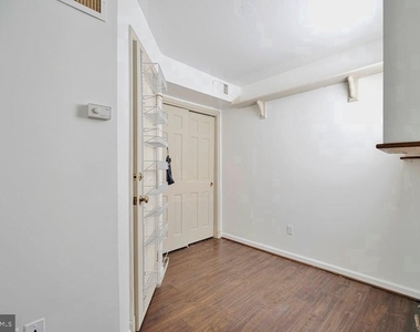 10917 Wickshire Way W - Photo Thumbnail 15