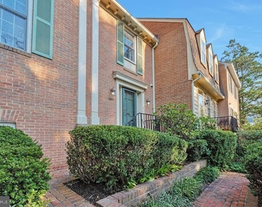10917 Wickshire Way W - Photo Thumbnail 1