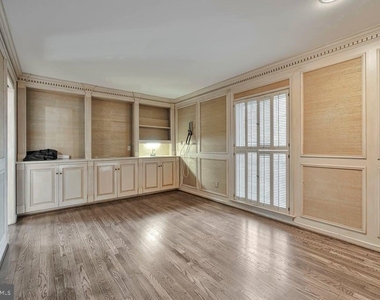 10917 Wickshire Way W - Photo Thumbnail 9