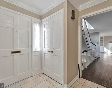 10917 Wickshire Way W - Photo Thumbnail 2