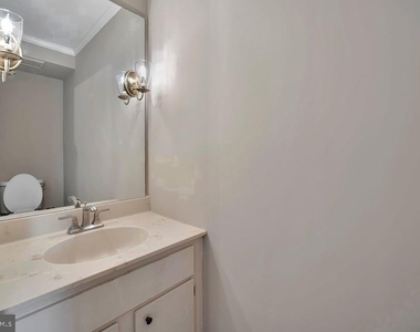 10917 Wickshire Way W - Photo Thumbnail 11