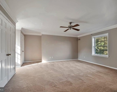 10917 Wickshire Way W - Photo Thumbnail 18