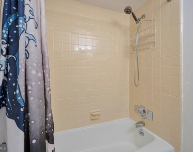 10917 Wickshire Way W - Photo Thumbnail 17