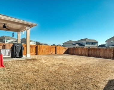 220 Danablu Dr - Photo Thumbnail 14