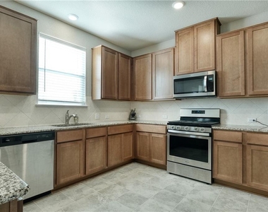 220 Danablu Dr - Photo Thumbnail 6