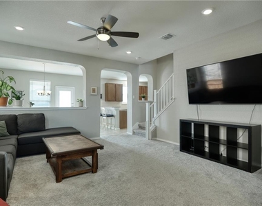 220 Danablu Dr - Photo Thumbnail 3
