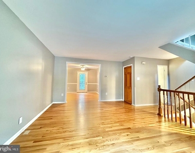 13005 Climbing Ivy Drive - Photo Thumbnail 5