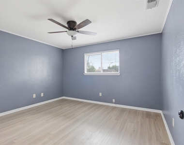 105 Norwood Dr - Photo Thumbnail 10
