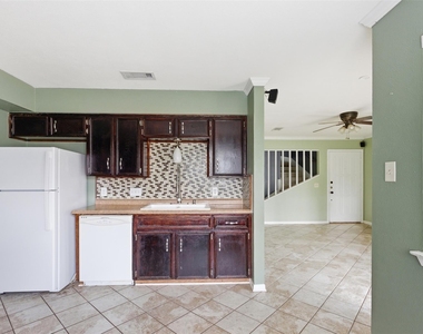 105 Norwood Dr - Photo Thumbnail 7