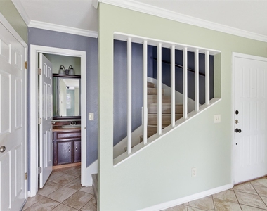 105 Norwood Dr - Photo Thumbnail 8