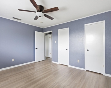 105 Norwood Dr - Photo Thumbnail 11