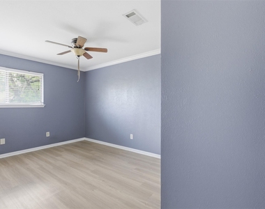 105 Norwood Dr - Photo Thumbnail 14