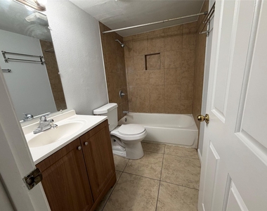 107 E Morrow St - Photo Thumbnail 10