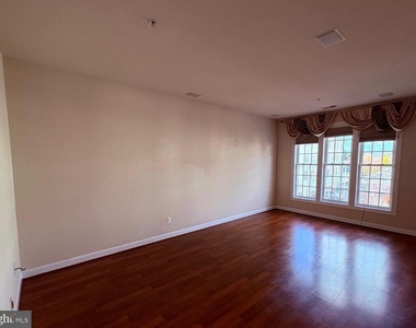 635 Whetstone Glen Street - Photo Thumbnail 15