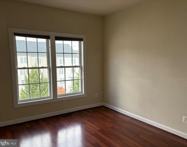 635 Whetstone Glen Street - Photo Thumbnail 32