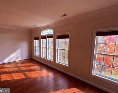635 Whetstone Glen Street - Photo Thumbnail 12