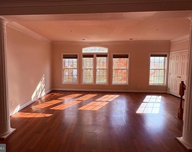 635 Whetstone Glen Street - Photo Thumbnail 13