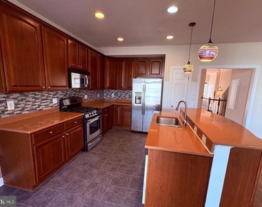 635 Whetstone Glen Street - Photo Thumbnail 8