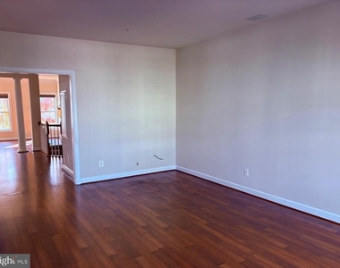 635 Whetstone Glen Street - Photo Thumbnail 16