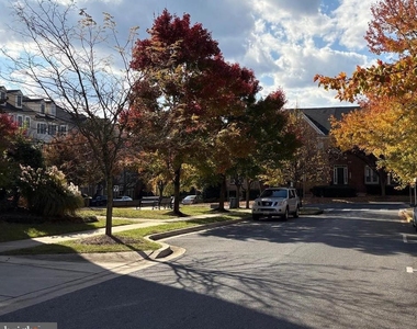 635 Whetstone Glen Street - Photo Thumbnail 36