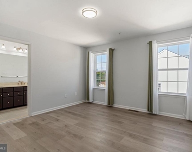 3556 Woodlake Drive - Photo Thumbnail 35