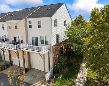 3556 Woodlake Drive - Photo Thumbnail 18