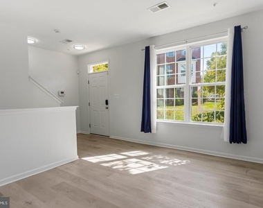 3556 Woodlake Drive - Photo Thumbnail 64