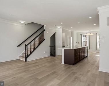 3556 Woodlake Drive - Photo Thumbnail 45