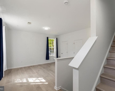 3556 Woodlake Drive - Photo Thumbnail 67