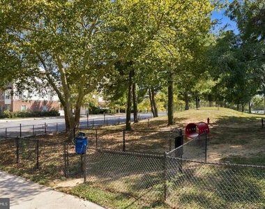3556 Woodlake Drive - Photo Thumbnail 12