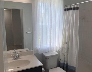 3556 Woodlake Drive - Photo Thumbnail 8