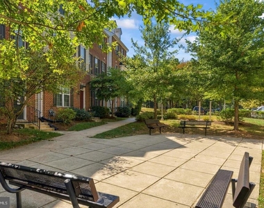 3556 Woodlake Drive - Photo Thumbnail 58