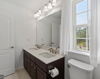 3556 Woodlake Drive - Photo Thumbnail 32