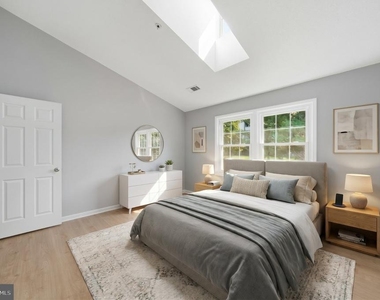 12216 Eagles Nest Court - Photo Thumbnail 7