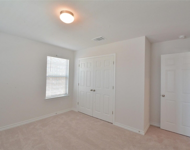 349 Capstone Rd - Photo Thumbnail 20