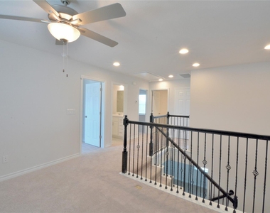 349 Capstone Rd - Photo Thumbnail 7