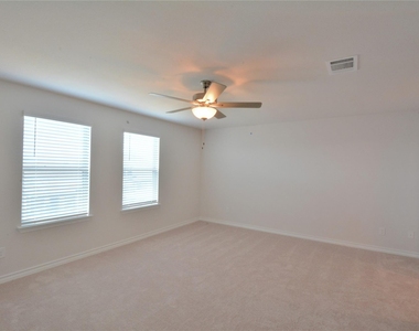 349 Capstone Rd - Photo Thumbnail 12