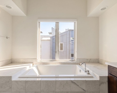 1500 Summit St - Photo Thumbnail 15